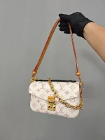 LV Pochette Métis East West Monogram Dune 鏈條麻將包-M46914：圖片 4