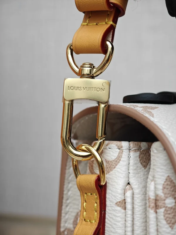 LV Pochette Métis East West Monogram Dune 鏈條麻將包-M46914：圖片 11