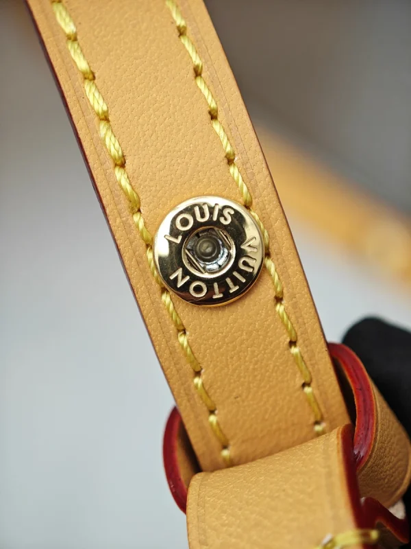 LV Pochette Métis East West Monogram Dune 鏈條麻將包-M46914：圖片 15