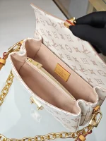 LV Pochette Métis East West Monogram Dune 鏈條麻將包-M46914：圖片 13