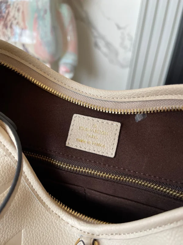 LV CarryAll PM Monogram Empreinte 單肩 媽媽包包-M46293：圖片 11