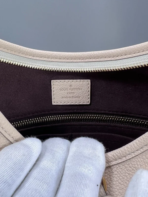 LV CarryAll PM Monogram Empreinte 單肩 媽媽包包-M46293：圖片 13