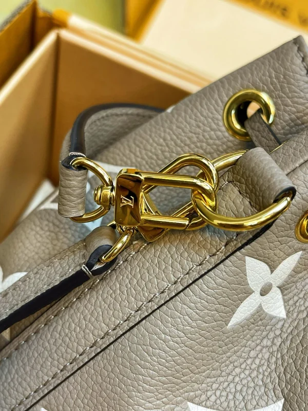 LV Nano Noé Monogram 牛皮 雙色包 水桶包包-M46291：圖片 11