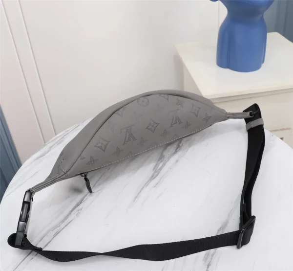 LV Discovery 灰色男士印花腰包 胸包-M46108：圖片 5