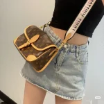 LV Diane Monogram 寬肩帶 Diane 法棍包-M45985：圖片 10