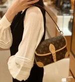 LV Diane Monogram 寬肩帶 Diane 法棍包-M45985：圖片 9