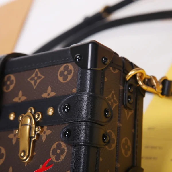 LV Petite Malle 鏈條 小箱子包 斜揹包-M45943：圖片 8