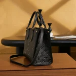LV OnTheGo PM Monogram EPI 義大利牛皮 托特手提包包-M45653：圖片 3