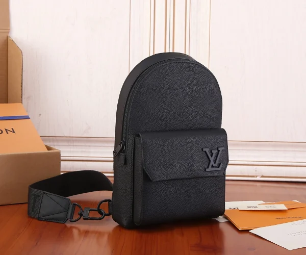 LV Pilot 斜揹包-M23736：圖片 3
