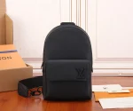 LV Pilot 斜揹包-M23736：圖片 2