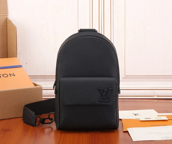 LV Pilot 斜揹包-M23736：圖片 2