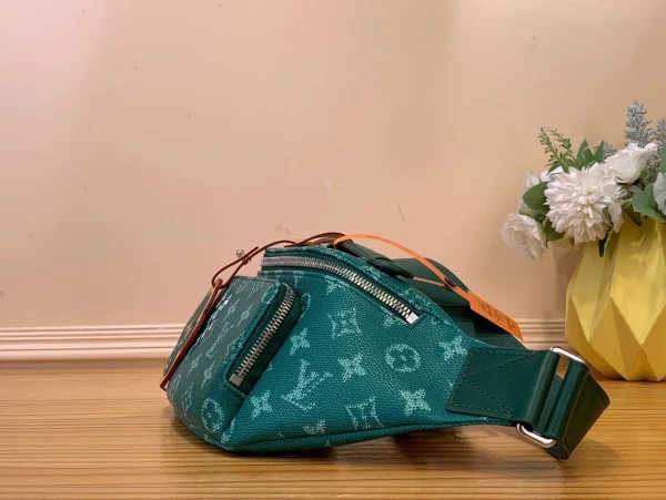 LV Rush Bumbag 胸包 男生包包-M12867：圖片 3