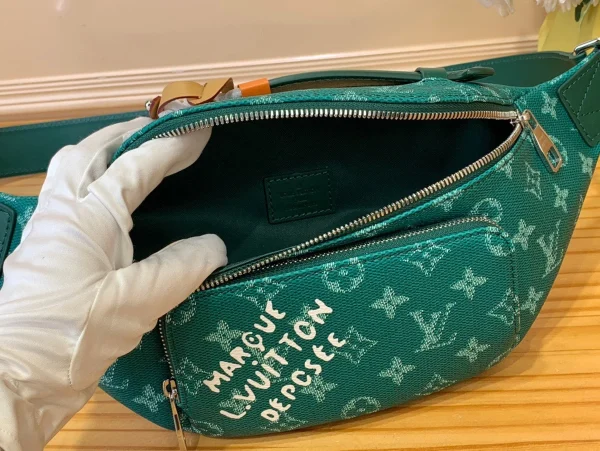 LV Rush Bumbag 胸包 男生包包-M12867：圖片 9