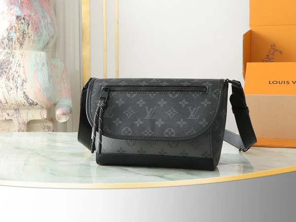 LV Pulse Monogram Eclipse Reverse郵差包-M12681：圖片 2