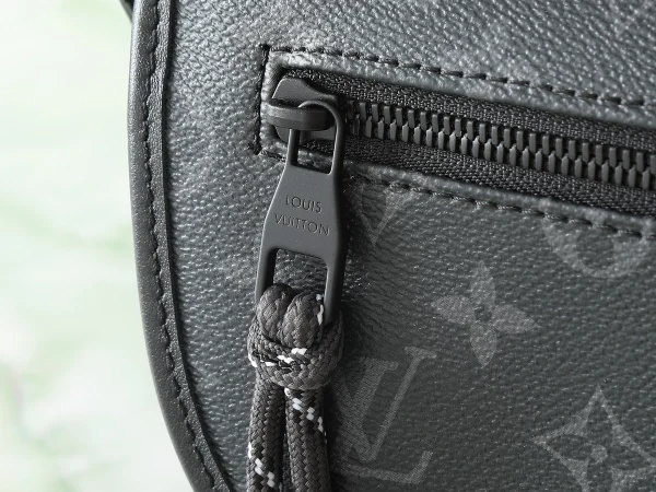 LV Pulse Monogram Eclipse Reverse郵差包-M12681：圖片 9