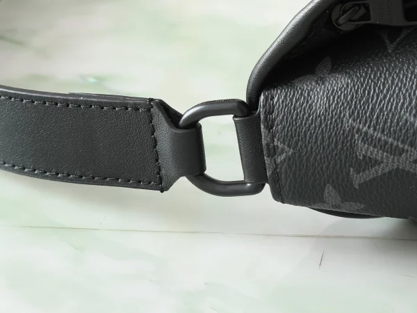 LV Pulse Monogram Eclipse Reverse郵差包-M12681：圖片 10