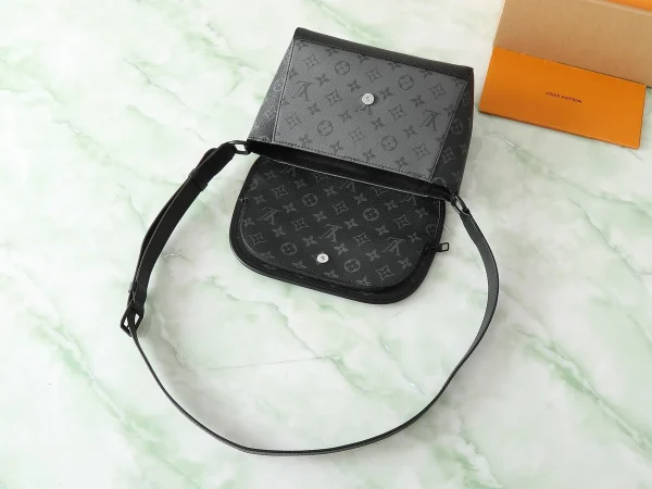 LV Pulse Monogram Eclipse Reverse郵差包-M12681：圖片 6