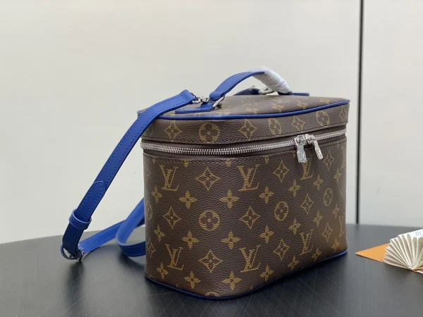 LV Nice BB Monogram 手提化妝袋-M12668：圖片 4
