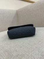 LV Pulse Monogram Shadow 可穿戴式郵差包-M12636：圖片 8