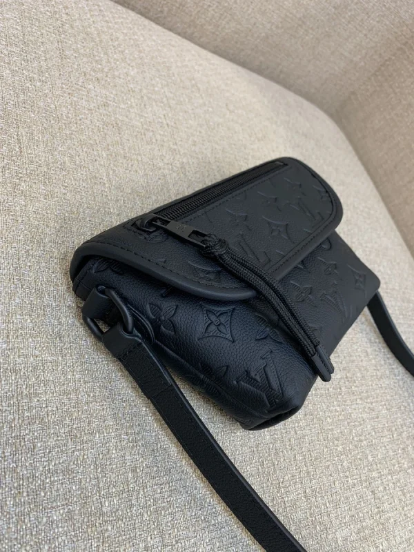 LV Pulse Monogram Shadow 可穿戴式郵差包-M12636：圖片 9