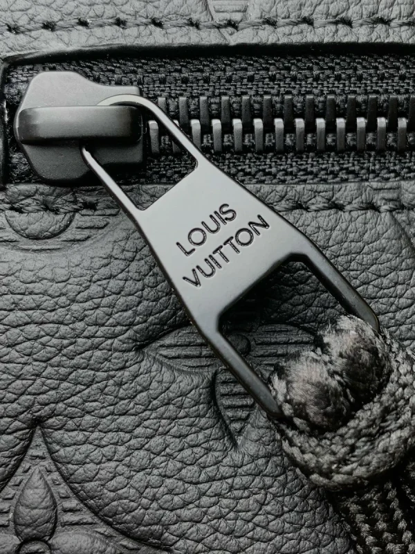 LV Pulse Monogram Shadow 可穿戴式郵差包-M12636：圖片 12