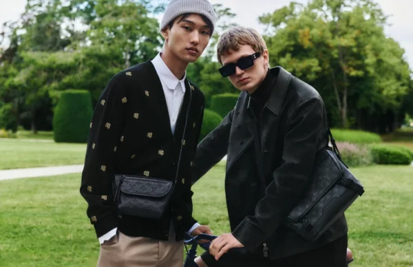 LV Pulse Monogram Shadow 可穿戴式郵差包-M12636：圖片 6