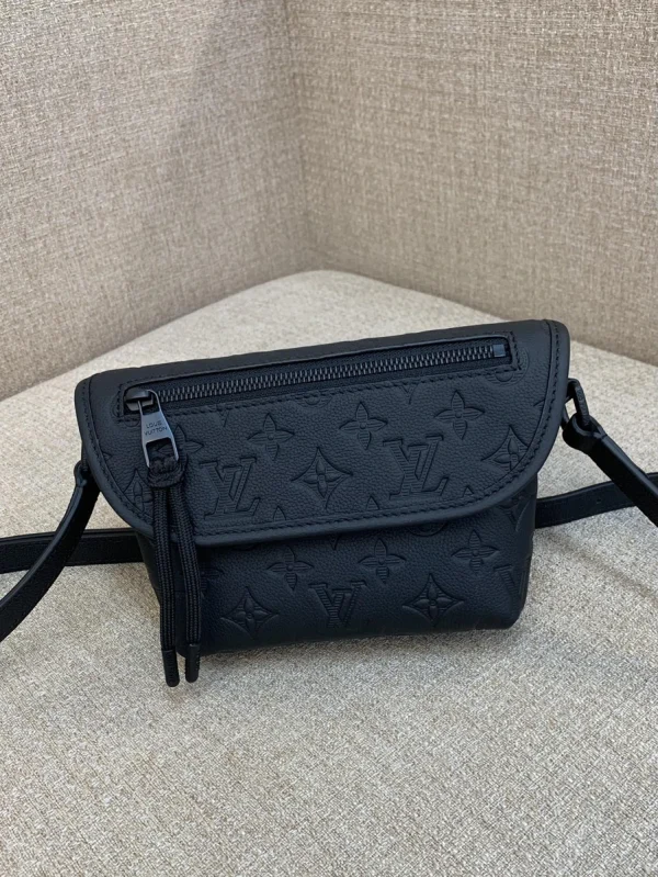 LV Pulse Monogram Shadow 可穿戴式郵差包-M12636：圖片 15