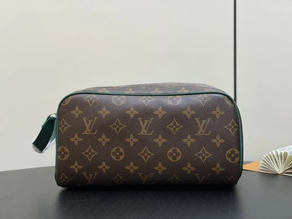 LV Dopp Kit Monogram  化妝收納包-M12639：圖片 10