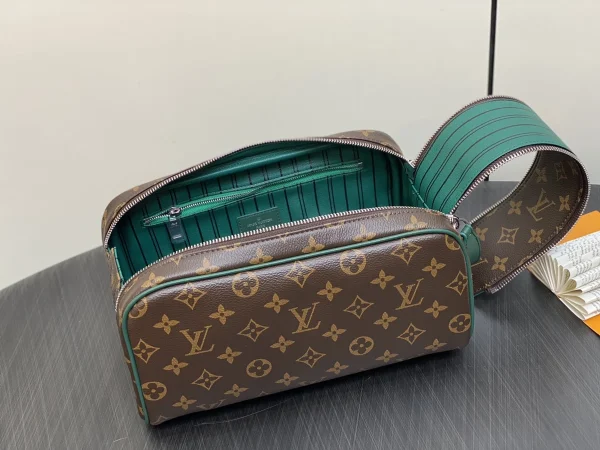 LV Dopp Kit Monogram  化妝收納包-M12639：圖片 7