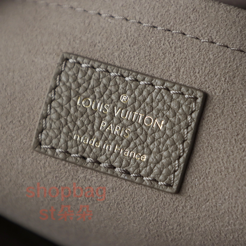 高仿包包 LV Speedy Bandoulière 20 Monogram 壓花EPI皮革 斜揹包-M46575 17 高仿包包 LV Speedy Bandoulière 20 Monogram 壓花EPI皮革 斜揹包-M46575