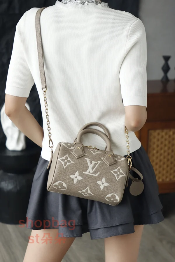 高仿包包 LV Speedy Bandoulière 20 Monogram 壓花EPI皮革 斜揹包-M46575：圖片 19