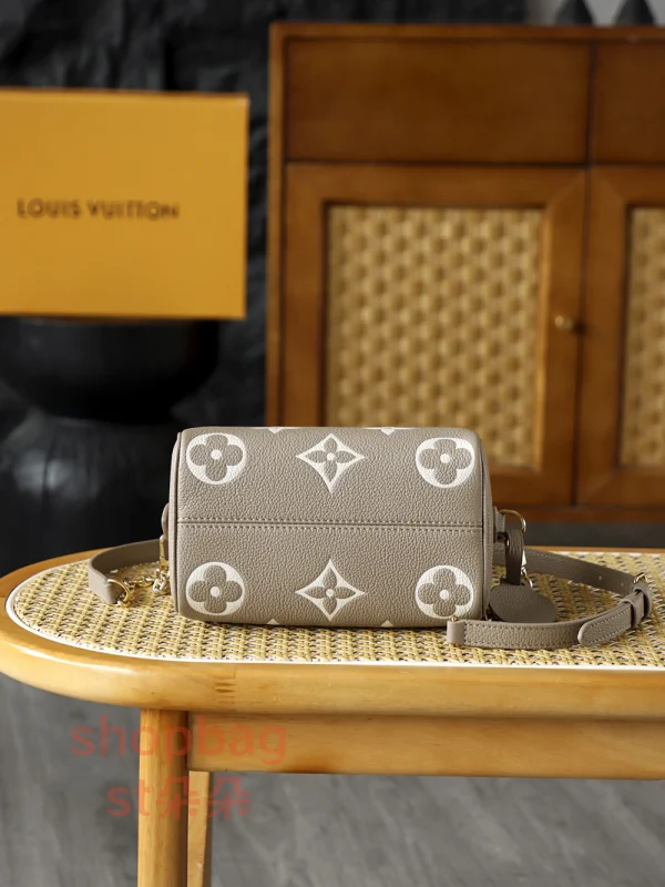 高仿包包 LV Speedy Bandoulière 20 Monogram 壓花EPI皮革 斜揹包-M46575：圖片 8