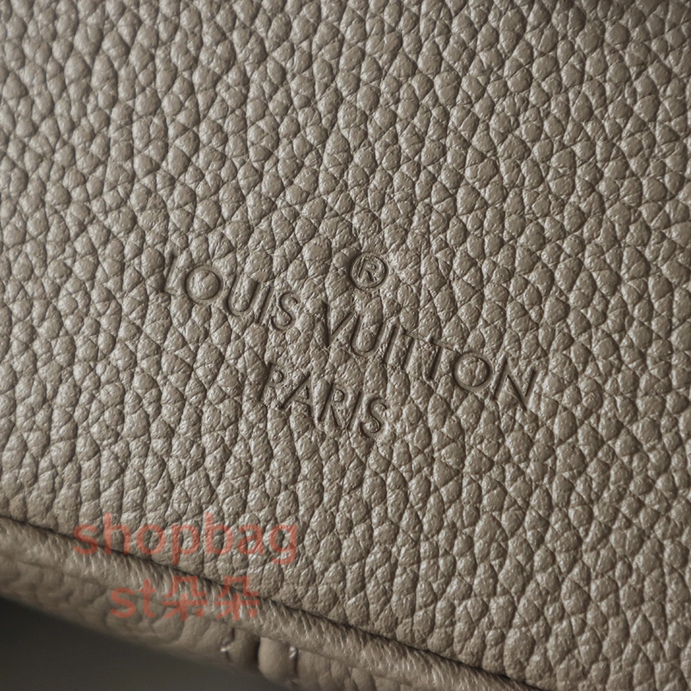 高仿包包 LV Speedy Bandoulière 20 Monogram 壓花EPI皮革 斜揹包-M46575 15 高仿包包 LV Speedy Bandoulière 20 Monogram 壓花EPI皮革 斜揹包-M46575