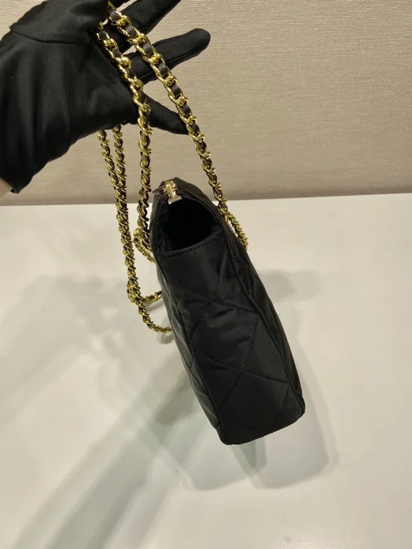 Prada Re-Nylon 1BG468 中號黑色尼龍托特包：圖片 5