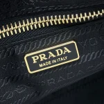 Prada Re-Ed 1N204M 小號黑色尼龍單肩包：圖片 9