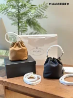 Prada Soft 1BE067 小號黑色皮革肩背包：圖片 6