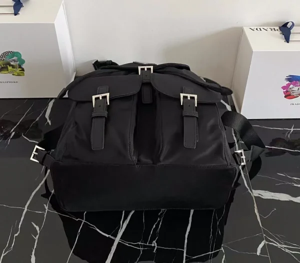 Prada Re-Nylon 1BZ811 中號黑色尼龍後背包：圖片 7