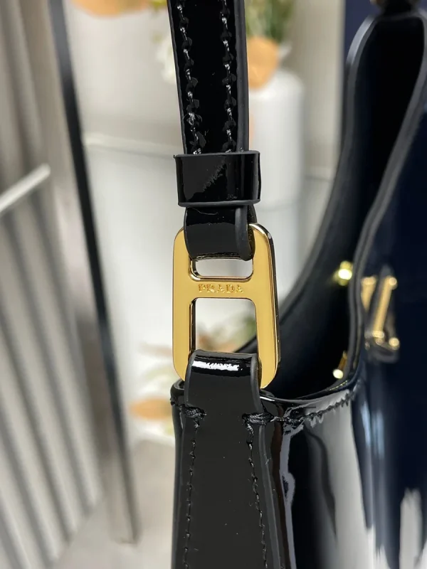 Prada Cleo 1BC499 小號黑色皮革單肩包：圖片 6