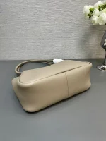 Prada Soft 1BA444 中號白色皮革托特包：圖片 9