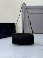 Prada Re-Nylon 1NE058 小號黑色化妝包：圖片 3