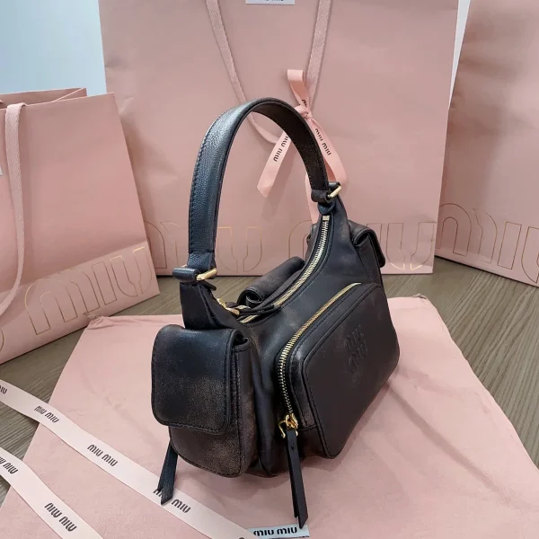 MiuMiu 納帕軟皮Pocket手袋包包-5BC146：圖片 10