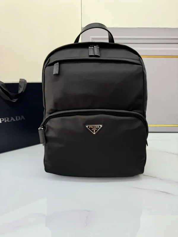 Prada ReN 2VZ104 中號黑色尼龍後背包：圖片 2