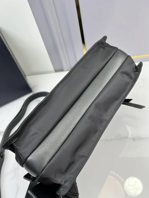 Prada Re-Nylon 1BD255 中號黑色皮革肩背包：圖片 6