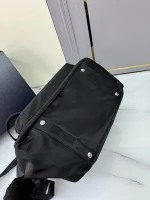 Prada ReN 1BG102 中號黑色尼龍托特包：圖片 6