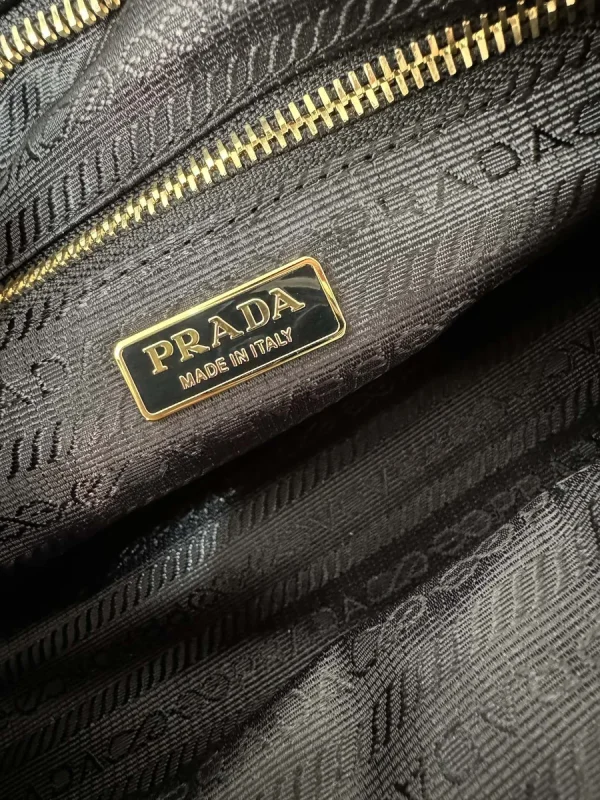 Prada Naplak 1BA426 中號黑色漆皮手提包：圖片 9