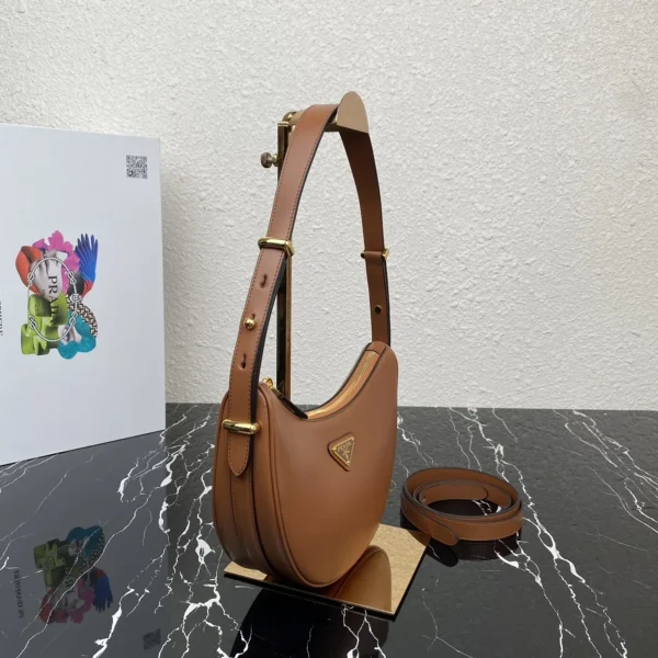 Prada Curve 1BC194 小號白色皮革單肩包：圖片 4