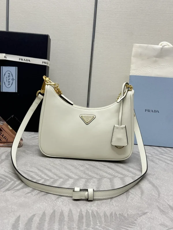 Prada Triangle 1BC204 小號黑色皮革單肩包：圖片 3