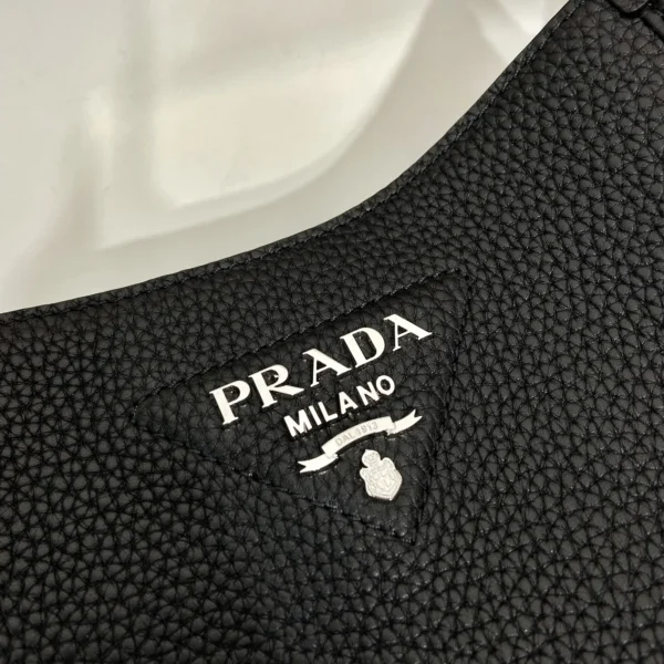 Prada Mini 1BH191 小號黑色皮革單肩包：圖片 7