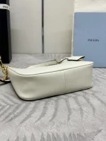 Prada Triangle 1BC204 小號黑色皮革單肩包：圖片 6