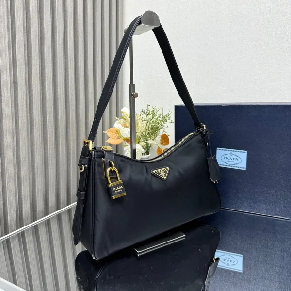 Prada Re-Nylon 1BC232 中號黑色單肩包：圖片 4